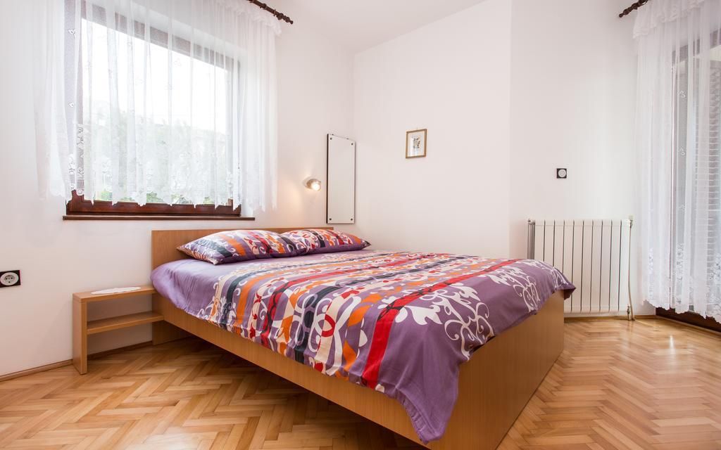 Apartments Lucija Baška Exterior foto